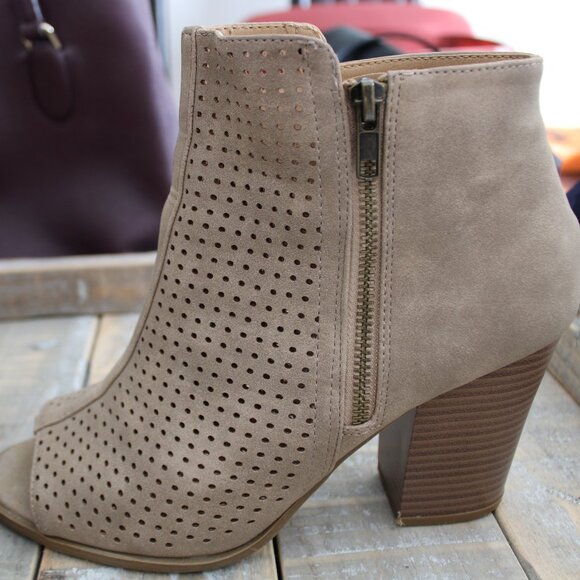 BRASH | Women's | 3"-4" Open-Toe Booties | Ankle Boots | Heels | Beige | Size 10 - Picture 7 of 13